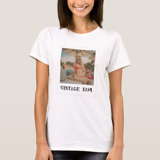 ヴィンテージ写真と年のノスタルジックな誕生日 Tシャツ (正面)