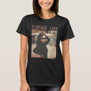 ヴィンテージ写真の誕生年入りレトロな誕生日ギフト Tシャツ