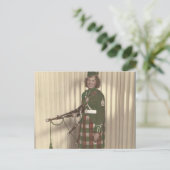 ヴィンテージ写真:bagpiper girlポストカード ポストカード (スタンド正面)