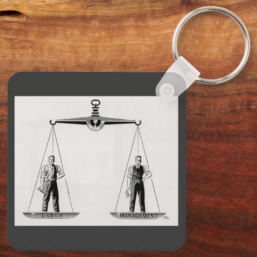 ヴィンテージ労働対管理はかりで測、司法 キーホルダー (裏面)