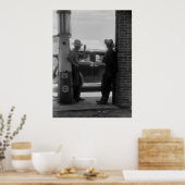 ヴィンテージ可視ガスポンプと車1940s ポスター (キッチン)