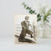 ヴィンテージ女性のカーボーイとギターフォト ポストカード (スタンド正面)