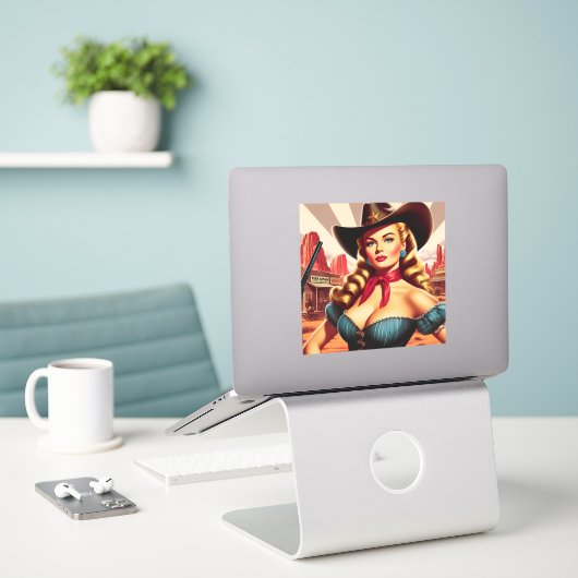 ヴィンテージ女性のカーボーイのピンアップ シール (デスク上のノートパソコン)
