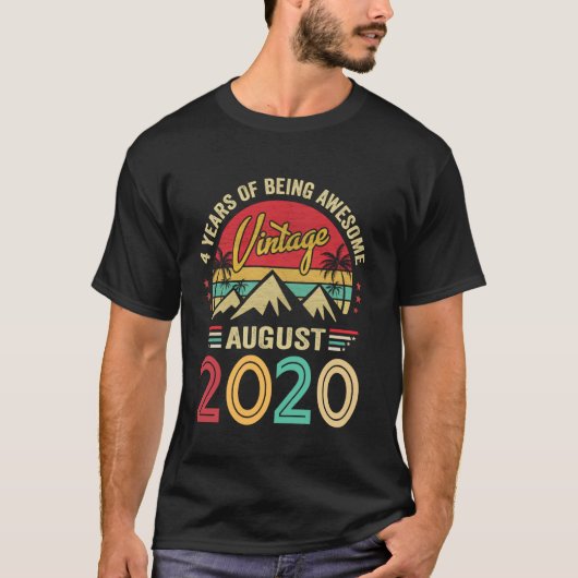 ヴィンテージ威厳がある2020年4歳アイディア4歳 Tシャツ (正面)