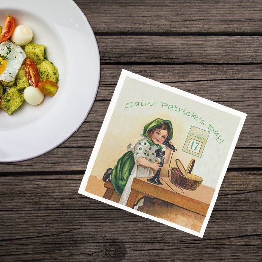 ヴィンテージ小さな女の子セントパトリックの日 スタンダードカクテルナプキン