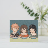 ヴィンテージ小さな女の子食べズスープスリーシスターズ ポストカード (スタンド正面)