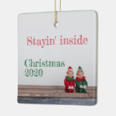 ヴィンテージ小人オンmantel, Stayin' Inside 2020 セラミックオーナメント (左)