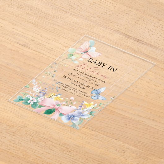 ヴィンテージ弓ベビーの開花ワイルドフラワーベビーシャワー アクリル招待状 (レイダウン)