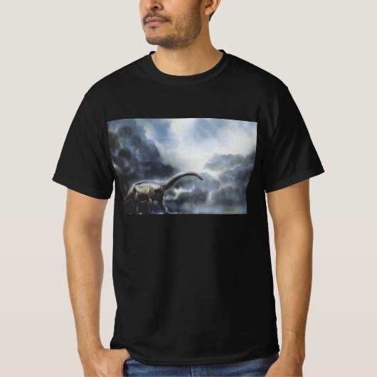 ヴィンテージ恐竜 バラパサウルスと嵐の雲 Tシャツ (正面)