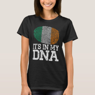 ヴィンテージ愛国心それは私のDnaアイルランド国旗Fingにある Tシャツ
