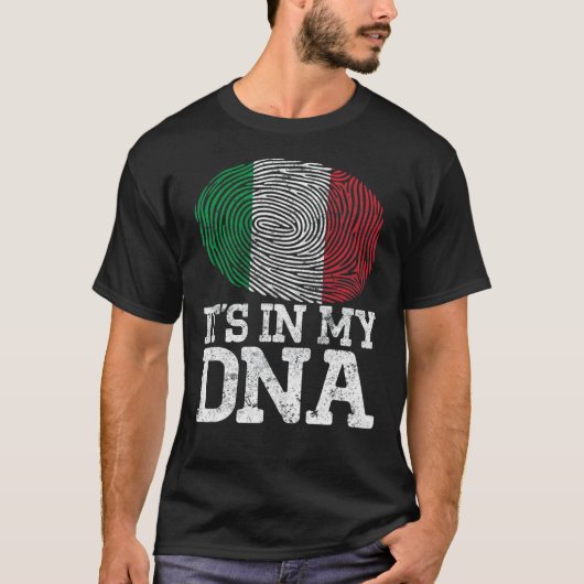 ヴィンテージ愛国心それは私のDnaイタリア国旗の指にある Tシャツ (正面)