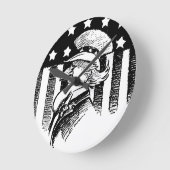 ヴィンテージ愛国的なアンクルサムとアメリカ国旗 ラウンド壁時計 (傾斜)