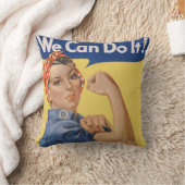 ヴィンテージ愛国的なロージー・ザ・リベッター、我々はそれができる！ クッション (ブランケット)