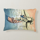 ヴィンテージ愛国的な女性，イーグルとアメリカ国旗 アクセントクッション (裏面)