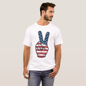 ヴィンテージ愛国的ピースサイン ハンドベクター デザイン_1 Tシャツ (正面フル)