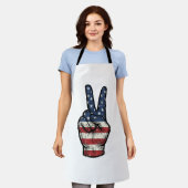 ヴィンテージ愛国的平和の手ベクターTシャツデザイン1 エプロン (着用した状態)