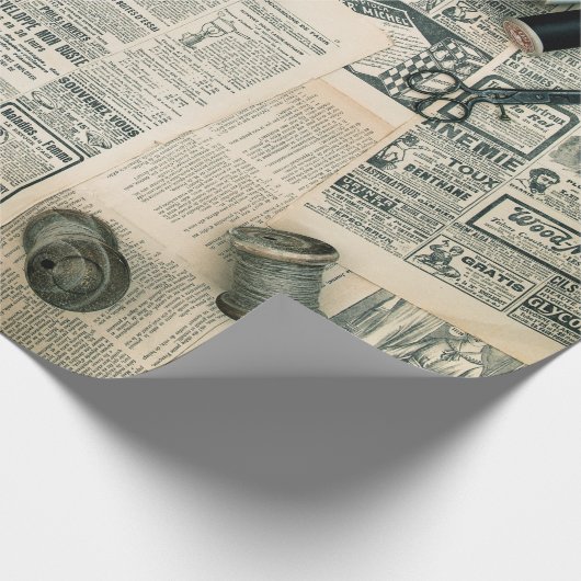 ヴィンテージ新聞のページと裁縫アクセサリー ラッピングペーパー (角)