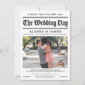ヴィンテージ新聞見出しの黒と白の結婚式 招待状 (正面)