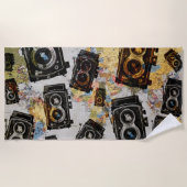 ヴィンテージ旅行カメラパターン ビーチタオル (正面)