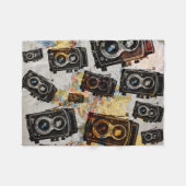 ヴィンテージ旅行カメラパターン フリースブランケット (正面(横))