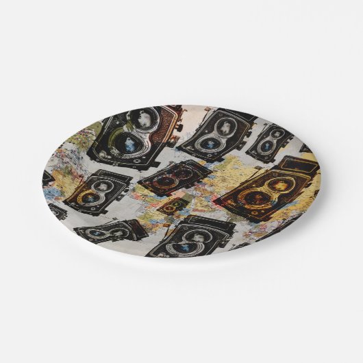 ヴィンテージ旅行カメラパターン ペーパープレート (アングル)