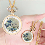 ヴィンテージ日本素晴らし神奈川漢字時計の波 腕時計<br><div class="desc">NECKLACE WATCH (日本 /Japan)：デザイナーズウォッチ日本のは古日本の代の名画と共に見る素晴らし- 「Wave off Kanagawa」は日本を代表する美しい表現の一つ。歴史から：「葛飾北斎素晴らし神奈川の波」(1830)神奈川の波は素晴らし「波」とも呼ばれ、単に「波」とも呼ばれ、1830年から1833年の間に北斎のシリーズ「山富士36景」の最初のプリントとして江戸後期に発表された浮世絵プリントである。 スケッチ・地図・美術物 – 日本の旅行・国シリーズ。オリジナル写真/アート/デザインby work4dream.</div>