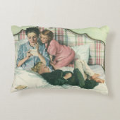ヴィンテージ母の日，読ベッドの子供のカード アクセントクッション (裏面)
