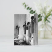 ヴィンテージ気味の悪い女性用はがき ポストカード (スタンド正面)