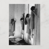 ヴィンテージ気味の悪い女性用はがき ポストカード (正面)