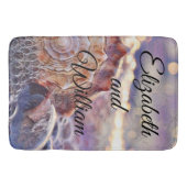 ヴィンテージ水彩パープルピンクシーシェル バスマット (正面)