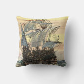 ヴィンテージ海賊船ガレオン・セーリング・オン・ザ・海 クッション (裏面)