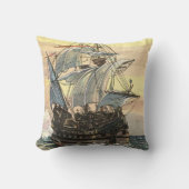 ヴィンテージ海賊船ガレオン・セーリング・オン・ザ・海 クッション (正面)