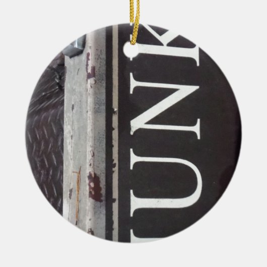 ヴィンテージ牽引トラックのジャンクサイン セラミックオーナメント (正面)