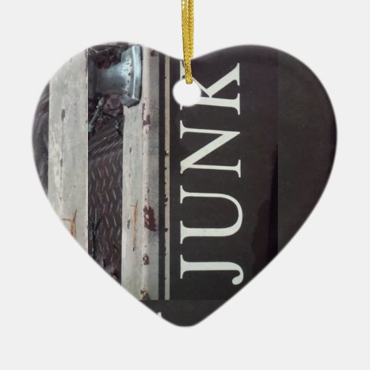 ヴィンテージ牽引トラックのジャンクサイン セラミックオーナメント (正面)