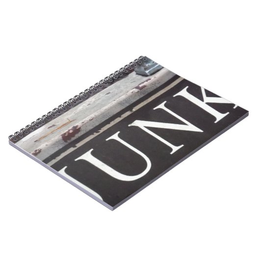 ヴィンテージ牽引トラックのジャンクサイン ノートブック (左側)