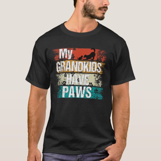 ヴィンテージ犬の猫の祖母おばあちゃんが足を持っている Tシャツ (正面)