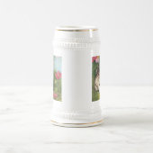 ヴィンテージ猫イラストレーションと赤い花 ビールジョッキ (中央)