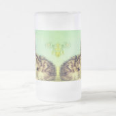 ヴィンテージ猫イラストレーションピンク色の花 フロストグラスビールジョッキ (中央)