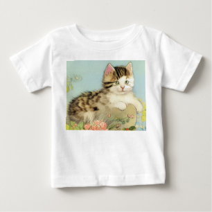 ヴィンテージ猫イラストレーションピンク色の花 ベビーTシャツ