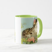 ヴィンテージ猫イラストレーションピンク色の花 マグカップ (正面右)
