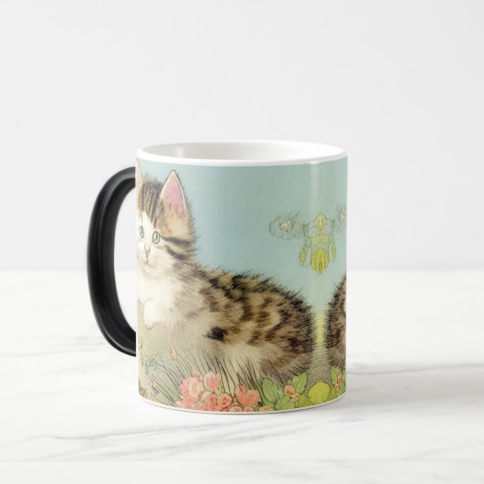 ヴィンテージ猫イラストレーションピンク色の花 モーフィングマグカップ (正面左)