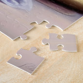 ヴィンテージ白い子猫とピンクと紫の花 ジグソーパズル (側面)