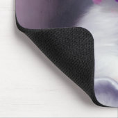 ヴィンテージ白い子猫とピンクと紫の花 マウスパッド (コーナー)