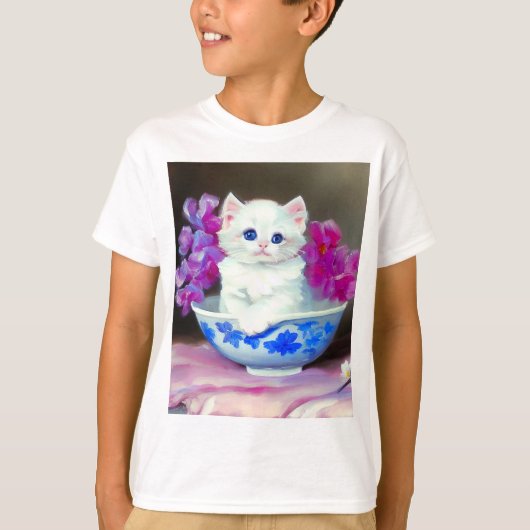 ヴィンテージ白い子猫とピンクの花 Tシャツ (正面)