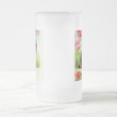 ヴィンテージ白と茶色の子猫と花 フロストグラスビールジョッキ (中央)