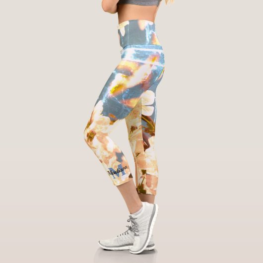 ヴィンテージ白春花花モノグラム カプリレギンス (左)