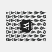 ヴィンテージ白黒クリスマスツリーモノグラムの フリースブランケット (正面(横))