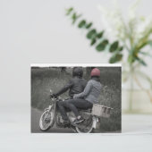 ヴィンテージ白黒フォトカップルのはがき ポストカード (スタンド正面)