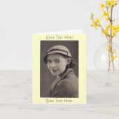 ヴィンテージ白黒写真1930年のレディーポートレート カード (黄色い花)