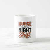 ヴィンテージ看護師夜勤Tシャツデザイン_1 コーヒーマグカップ (中央)